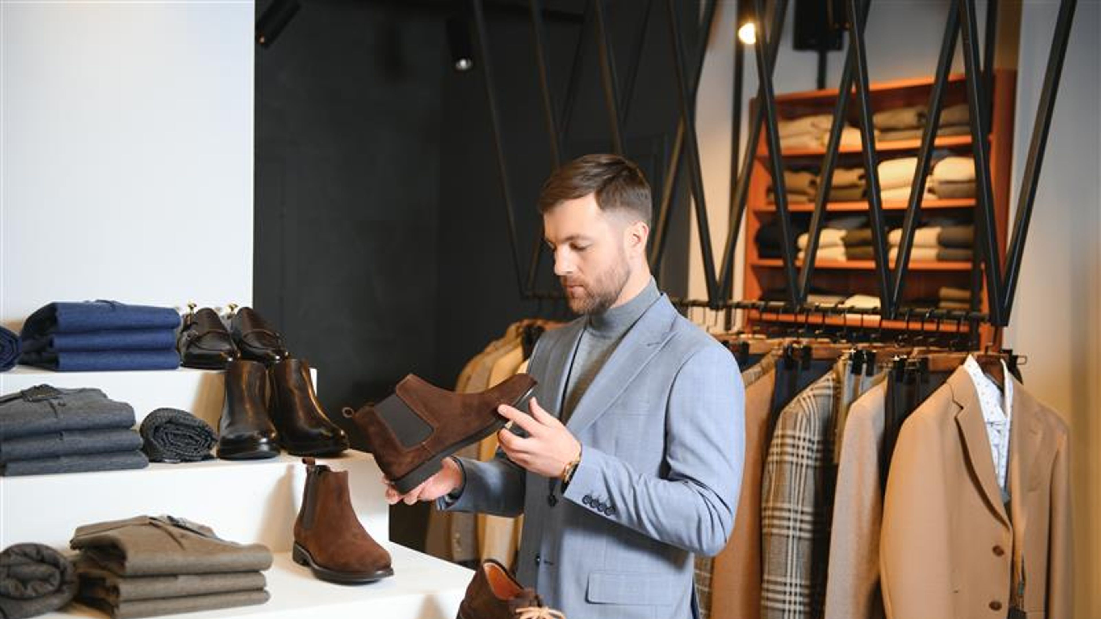 Guide to Buy Comfortable Sandals and Boots at Less