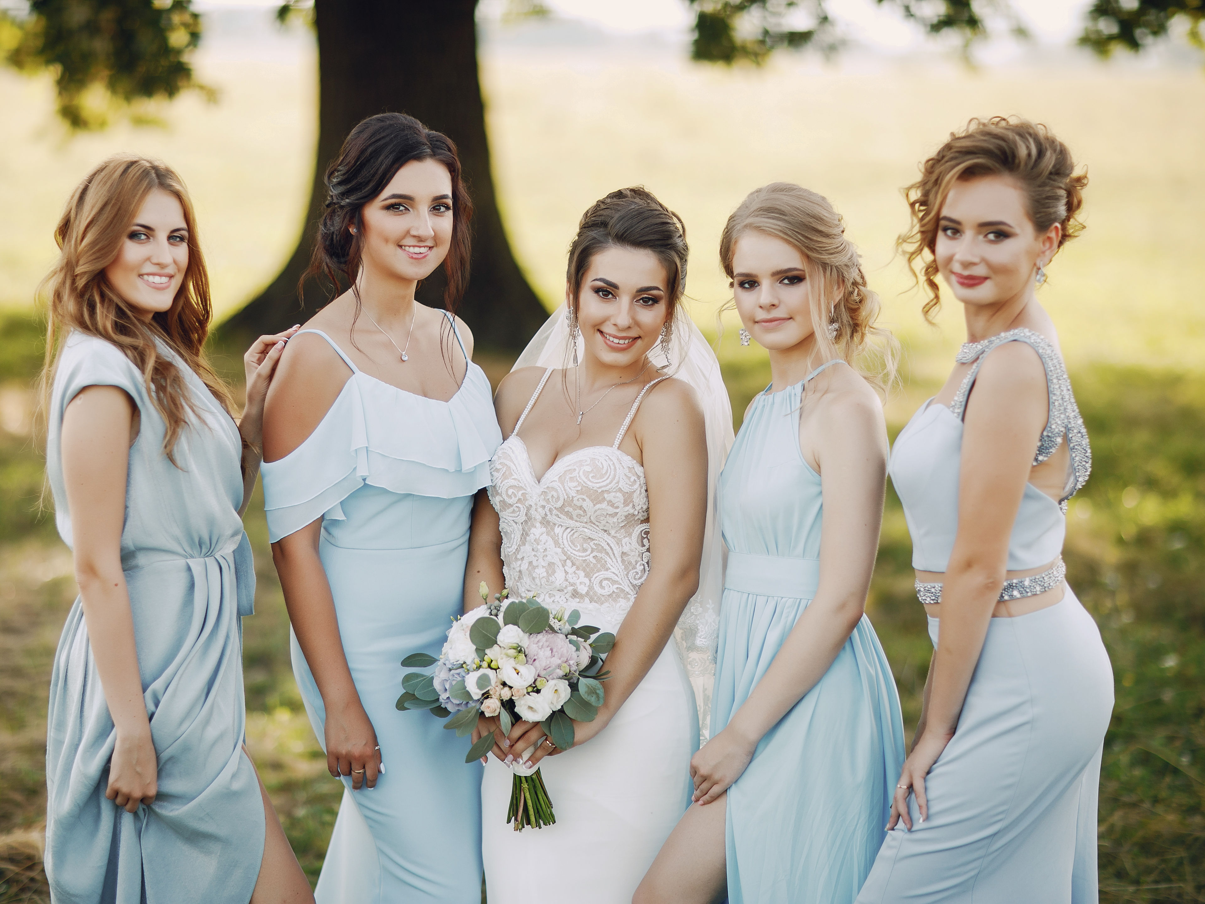 Bride and Bridesmaids Pose 