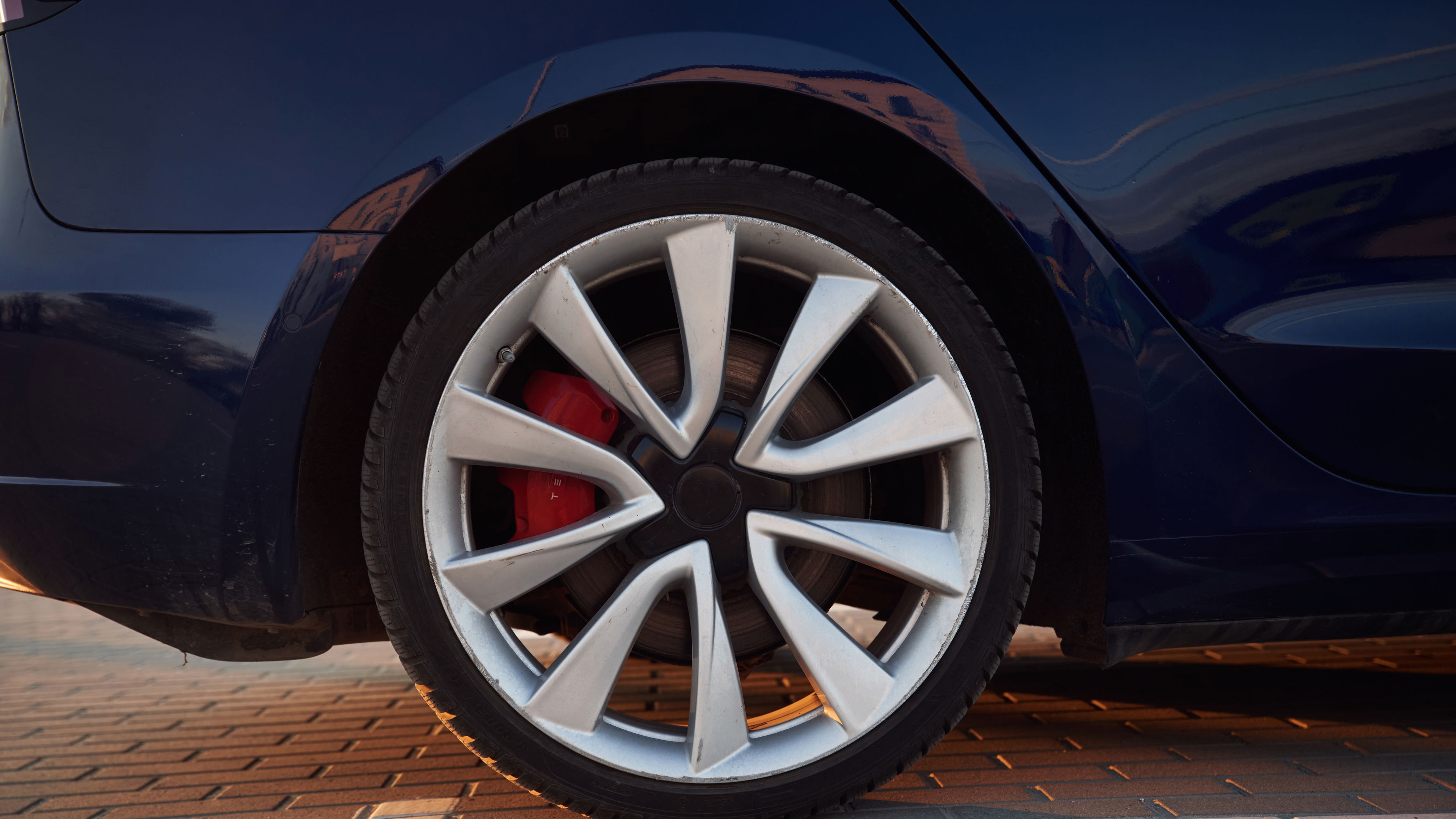 Close up side view of the rear wheel