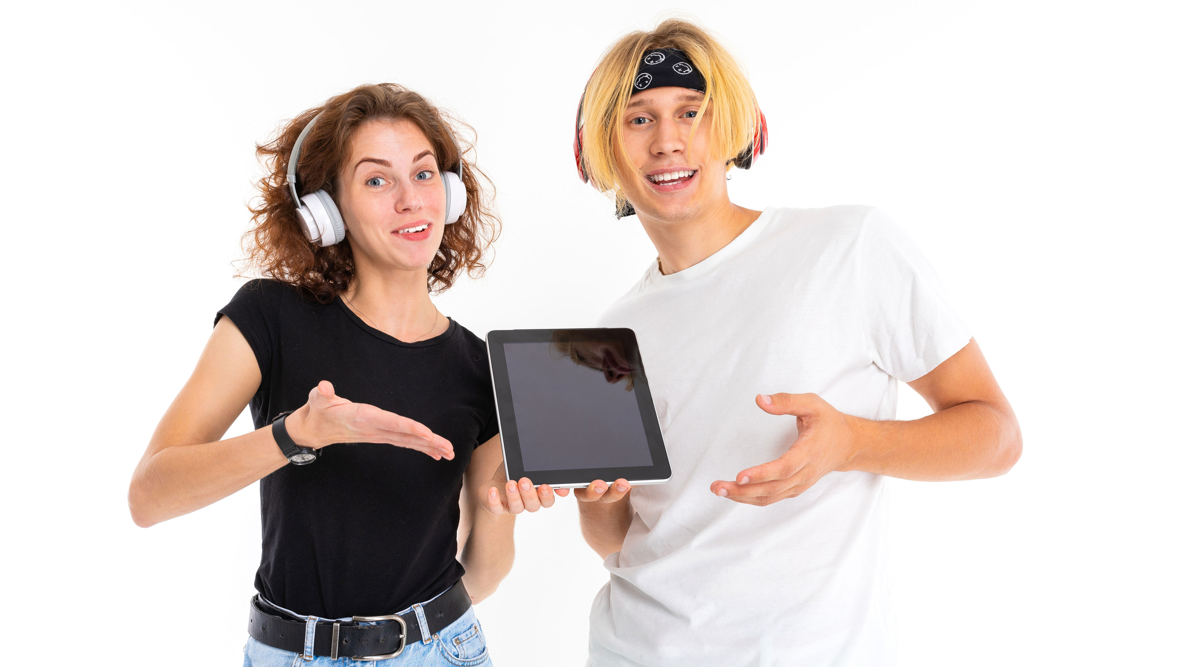 Two people presenting a tab 